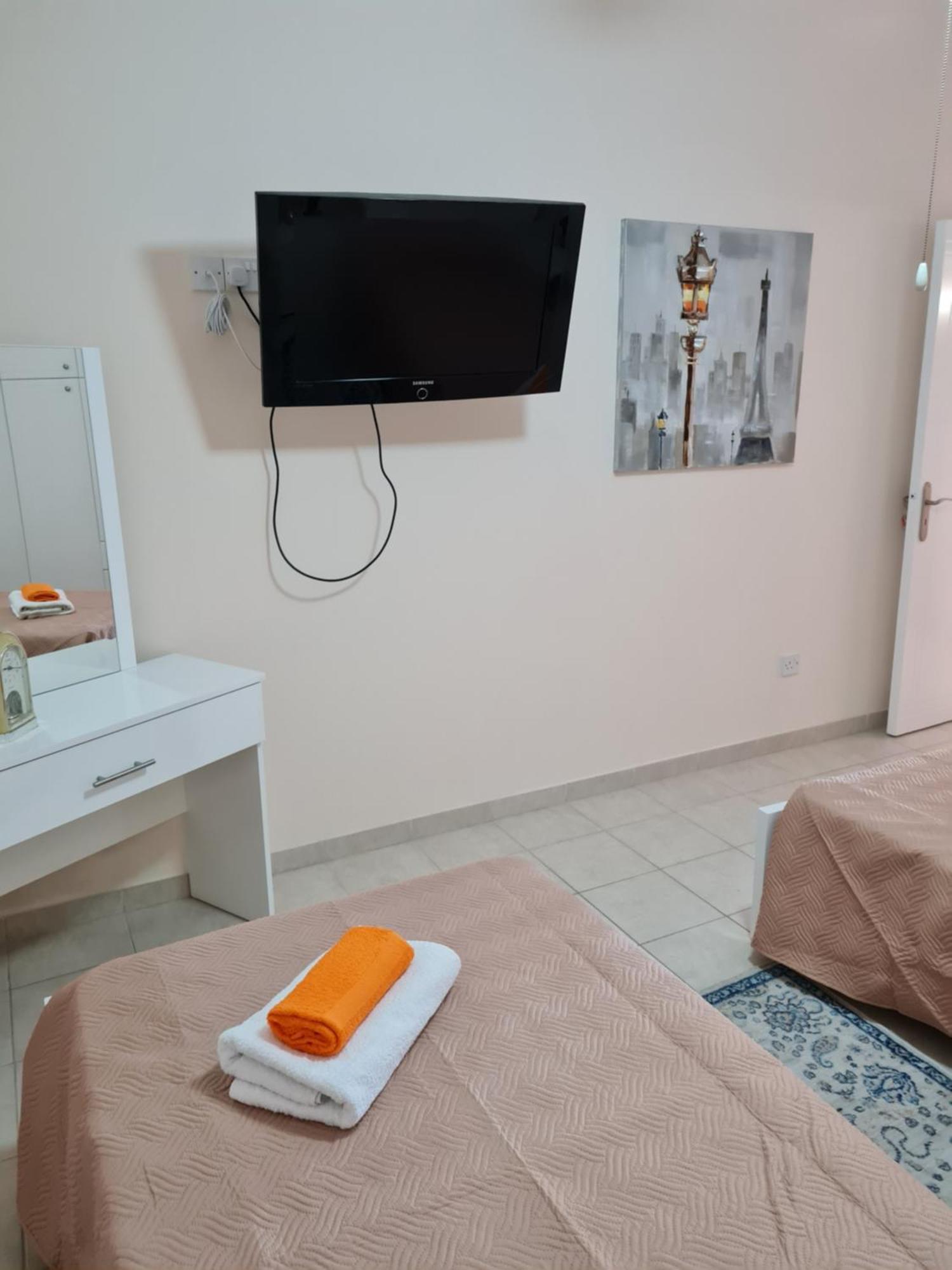 Michaela'S Apartment Пафос Экстерьер фото